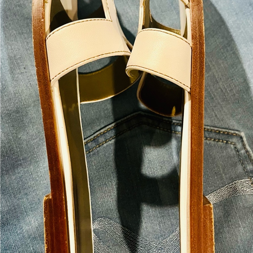 Hermes White and Olive Green Sandals - Picture 6 of 13